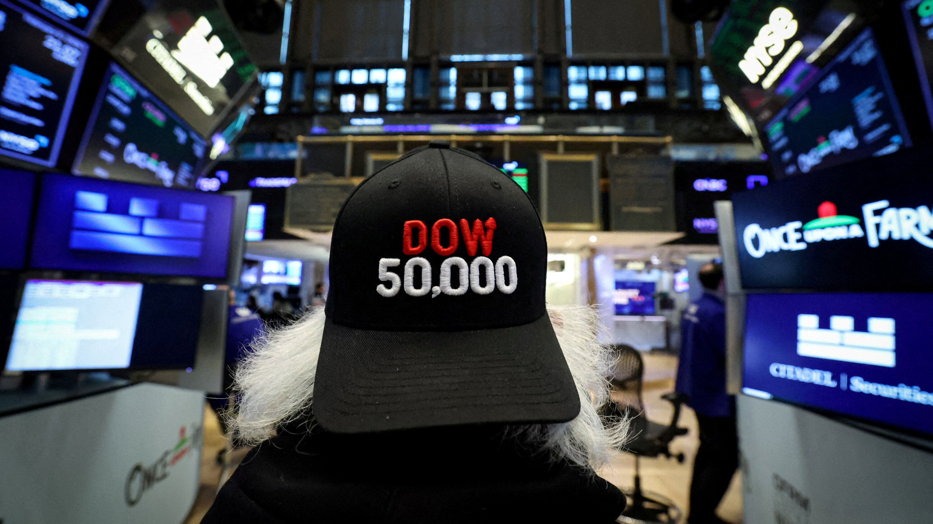 Dow Hits Record +865 Points While Nasdaq Sinks — The Great AI Rotation Is Here